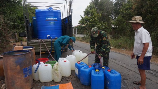 Long An được hỗ trợ 800 triệu đồng để cấp nước sinh hoạt cho người dân vùng hạn, mặn