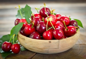 Nước ép cherry giúp điều trị bênh gout