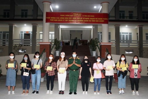 135 công dân trở về từ Philippines hoàn thành cách ly tại Hậu Giang