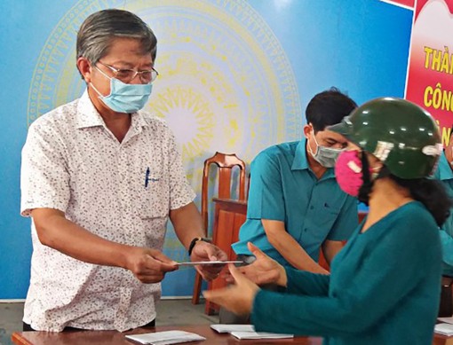 340 triệu đồng hỗ trợ người bán vé số, người khuyết tật có hoàn cảnh khó khăn ở Tri Tôn