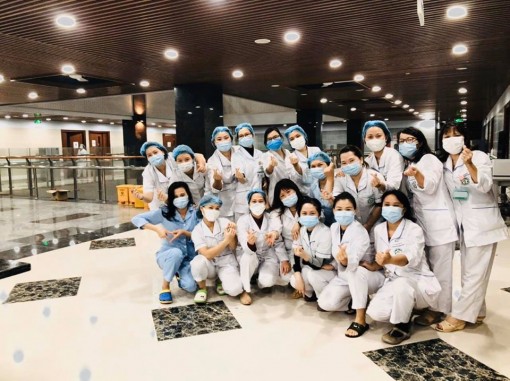 Ba lần âm tính với virus SAR-CoV-2, 158 nhân viên y tế BV Bạch Mai hoàn thành cách ly