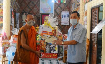 Phó Bí thư Thường trực Tỉnh ủy  An Giang Võ Anh Kiệt thăm, chúc Tết Chol Chnam Thmay đồng bào dân tộc thiểu số Khmer