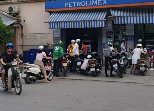 Giá xăng có thể tiếp tục giảm vào ngày mai