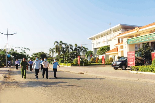 Đấu tranh, phòng chống gian lận, giả mạo xuất xứ, ghi nhãn và chuyển tải bất hợp pháp hàng hóa