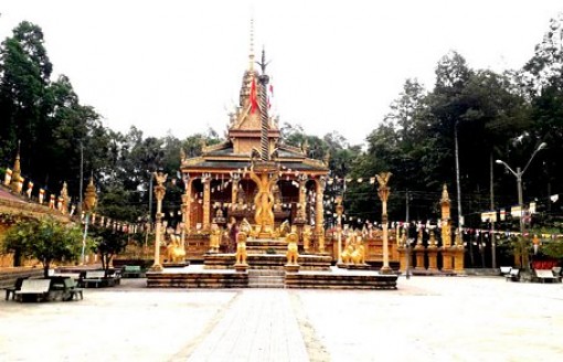 Đồng bào Khmer vừa đón tết, vừa chung tay phòng, chống dịch