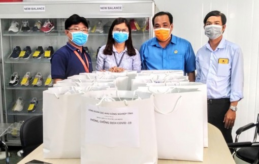 Tăng cường phát hiện, khen thưởng đột xuất trong công tác phòng, chống dịch bệnh Covid-19