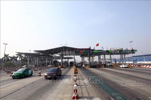 Khẩn trương hoàn thiện quy định thu phí tự động không dừng