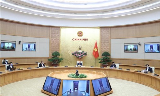 Từng bước giảm dần giãn cách xã hội một cách thận trọng, đồng bộ, phù hợp với hoàn cảnh từng tỉnh, thành phố