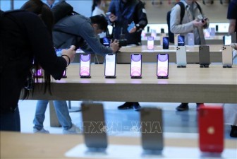 Apple mở lại cửa hàng đầu tiên ở bên ngoài Trung Quốc