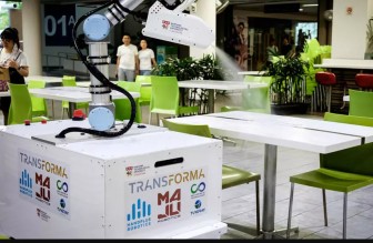 Singapore thử nghiệm robot khử trùng