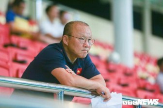 Bóng đá Việt Nam hưởng lợi thế nào nếu V-League sớm trở lại?