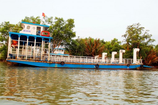 Long An cho phép thêm 23 bến phà và hơn 100 taxi nội tỉnh hoạt động trở lại