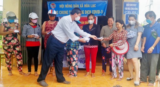 Tiếp tục hỗ trợ nông dân trong mùa dịch bệnh