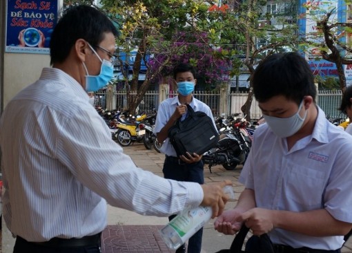 Cà Mau: 98,99% học sinh lớp 12 trở lại trường sáng ngày 20/4