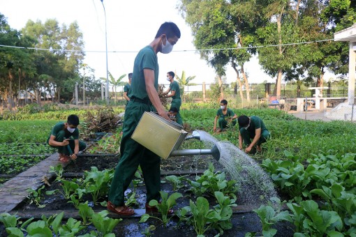 Phòng, chống dịch bệnh Covid-19 trong doanh trại