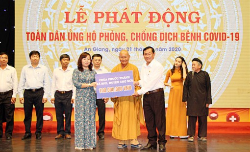 Các cơ sở tôn giáo đóng góp trên 2,3 tỷ đồng chung tay phòng, chống dịch bệnh Covid-19