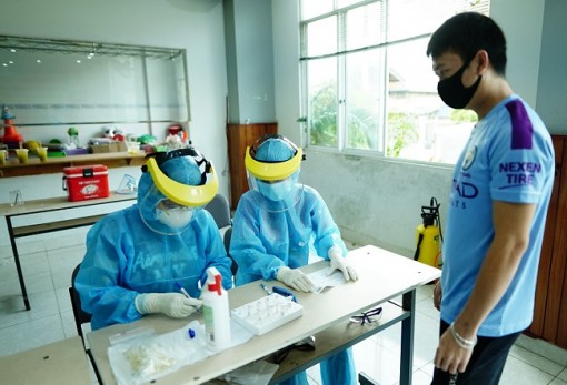 TP Hồ Chí Minh: 2.050 mẫu xét nghiệm của công nhân có kết quả âm tính với COVID-19