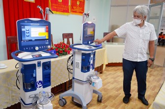 Bệnh viện Đa khoa Khu vực tỉnh tiếp nhận 2 máy thở  phục vụ điều trị dịch bệnh Covid-19