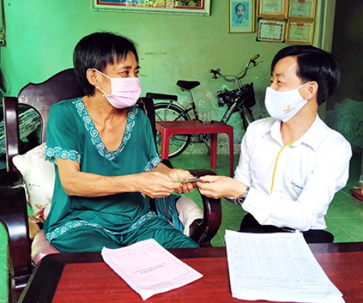 Hậu Giang: Chi trả lương hưu tại nhà - Đảm bảo an toàn, kịp thời đến người thụ hưởng