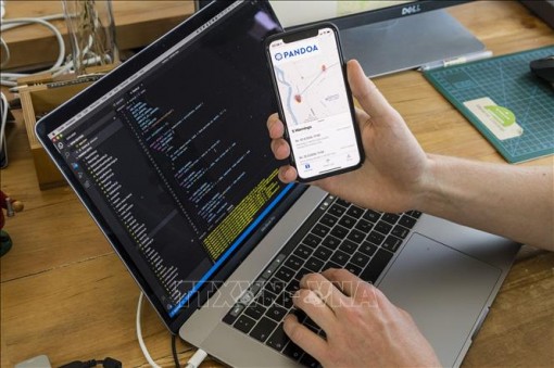 Đức theo dõi tiếp xúc của các ca nhiễm COVID-19 qua điện thoại thông minh