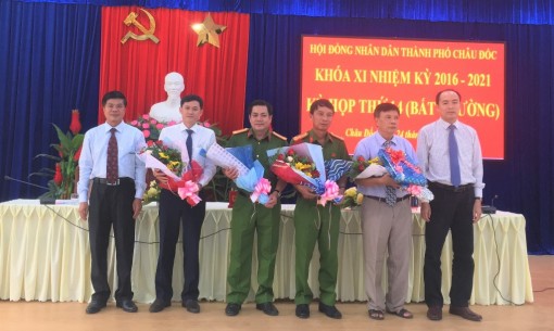 Châu Đốc: Bầu bổ sung Phó Chủ tịch UBND thành phố