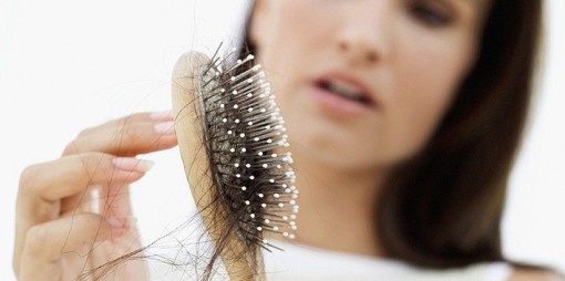 Bác sĩ da liễu tiết lộ thủ phạm khiến tóc rụng