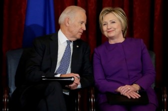 Bà Hillary Clinton chính thức ủng hộ ứng cử viên Joe Biden