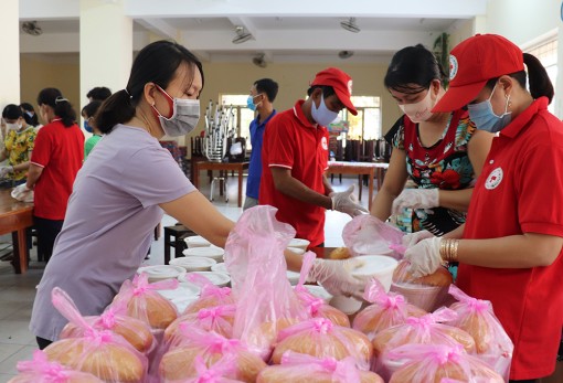 Khen thưởng đột xuất trong công tác phòng, chống Covid-19