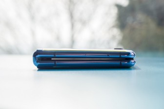 Tuổi thọ pin của Galaxy Z Flip vượt qua cả iPhone 11 Pro
