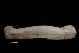 Tìm thấy xác ướp thiếu nữ trong quan tài chứa đầy báu vật cổ đại