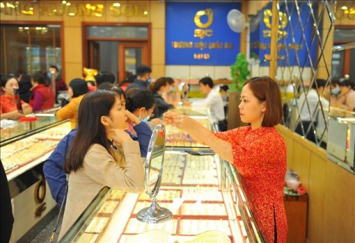 Những yếu tố hỗ trợ đà đi lên của giá vàng