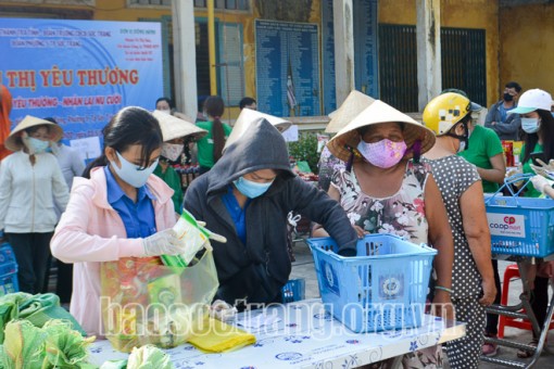 Siêu thị yêu thương – cho đi yêu thương, nhận lại nụ cười