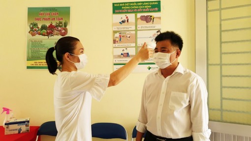 Học sinh, học viên bắt đầu nhập học sau thời gian tạm nghỉ học phòng dịch COVID-19