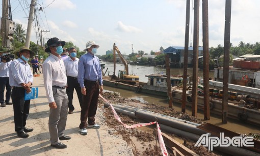 Lãnh đạo tỉnh Tiền Giang kiểm tra các công trình khắc phục sạt lở
