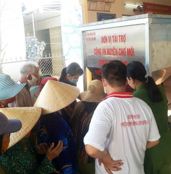 Huyện Chợ Mới có 2 máy "ATM gạo" phục vụ người nghèo