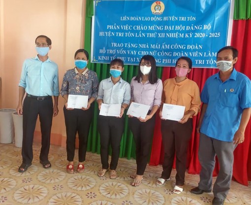 Tuyên truyền về Đại hội Đảng bộ các cấp đến đoàn viên Công đoàn