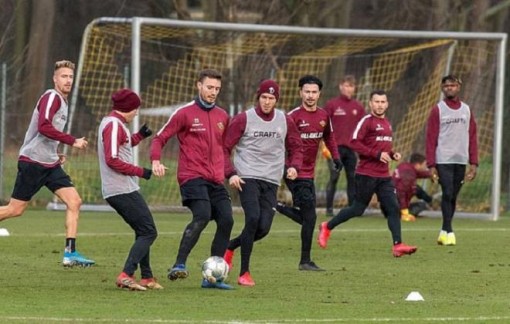 Đội bóng Đức có cầu thủ mắc COVID-19 bị cách ly, Bundesliga không hoãn trở lại