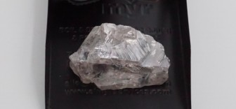 Angola tìm thấy viên kim cương nặng 171 carat