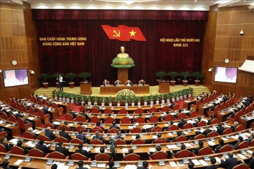Ngày làm việc thứ hai Hội nghị lần thứ 12 Ban Chấp hành Trung ương Đảng khóa XII
