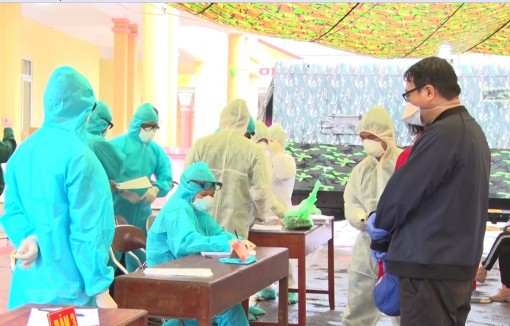 Thêm 2 trường hợp mắc mới COVID-19, cách ly ngay sau nhập cảnh
