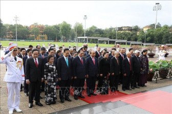 Lãnh đạo Đảng, Nhà nước vào Lăng viếng Chủ tịch Hồ Chí Minh vĩ đại