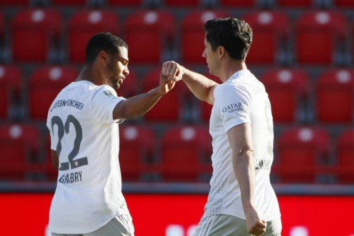 Lewandowski lập kỳ tích ghi bàn cho Bayern Munich