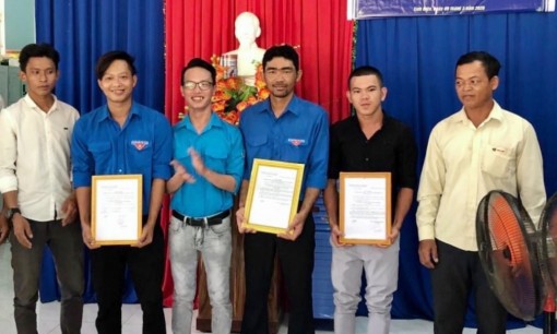 Hỗ trợ, tập hợp thanh niên