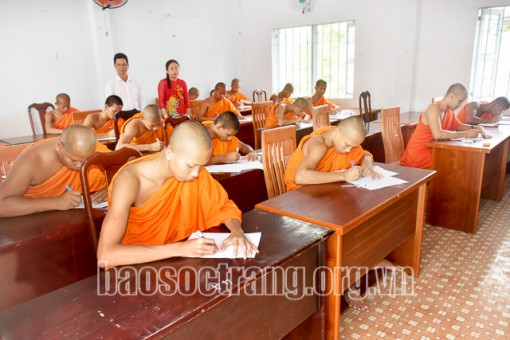 Có 52 thí sinh tham dự kỳ thi tốt nghiệp Pali roong