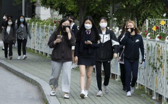 Tổng thống Hàn Quốc cam kết ngăn chặn bùng phát ổ dịch COVID-19