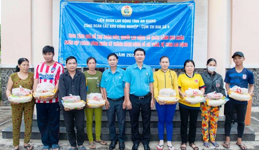 Liên đoàn Lao động tỉnh: Thăm, tặng quà đoàn viên, người lao động