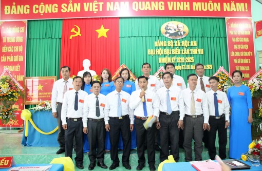 Đồng chí Bùi Minh Trí tái đắc cử Bí thư Đảng ủy xã Hội An