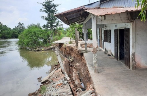 Xuất hiện nhiều điểm sạt lở nguy hiểm ở tỉnh Hậu Giang