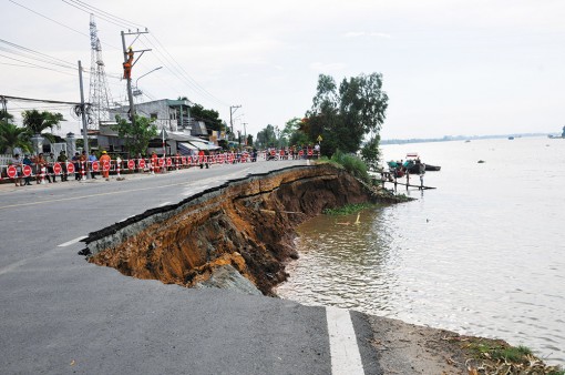 Ứng phó, khắc phục ảnh hưởng do sạt lở trên tuyến Quốc lộ 91