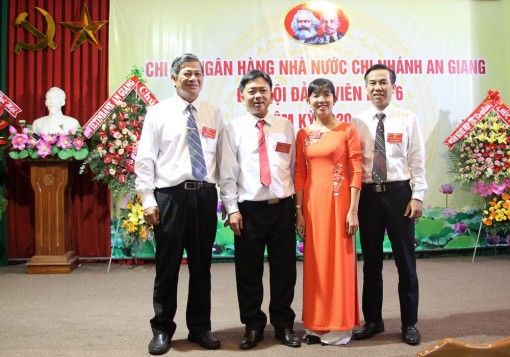 Đồng chí Nguyễn Tuấn Dũng tái đắc cử Bí thư Chi bộ Ngân hàng Nhà nước Việt Nam-Chi nhánh tỉnh An Giang